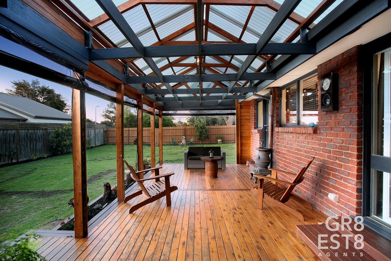 Photo - 2 Yarrow Court, Berwick VIC 3806 - Image 15