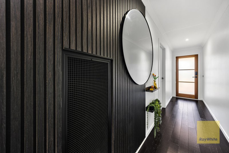 Photo - 2 Yates Avenue, Truganina VIC 3029 - Image 4