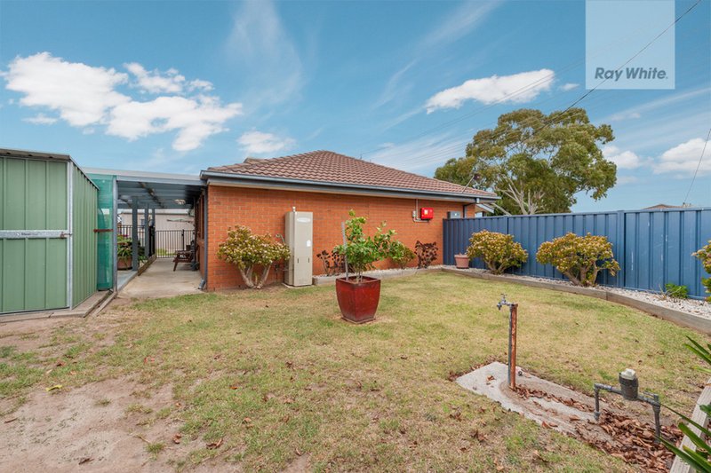 Photo - 2 Yatton Place, Craigieburn VIC 3064 - Image 11