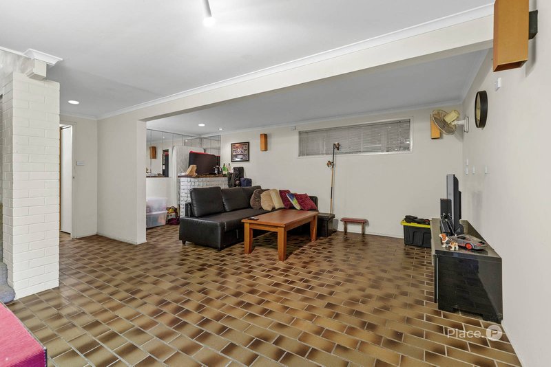 Photo - 2 Yeadon Way, Albany Creek QLD 4035 - Image 14