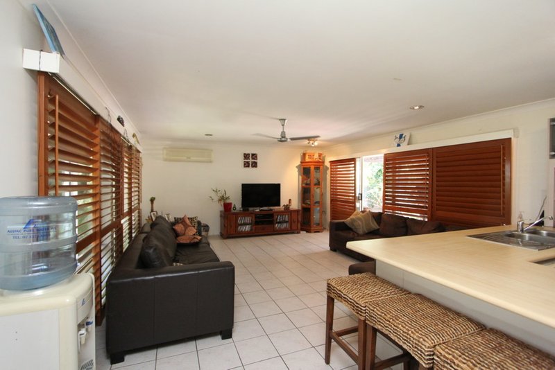 Photo - 2 Yelta Place, Ashmore QLD 4214 - Image 3