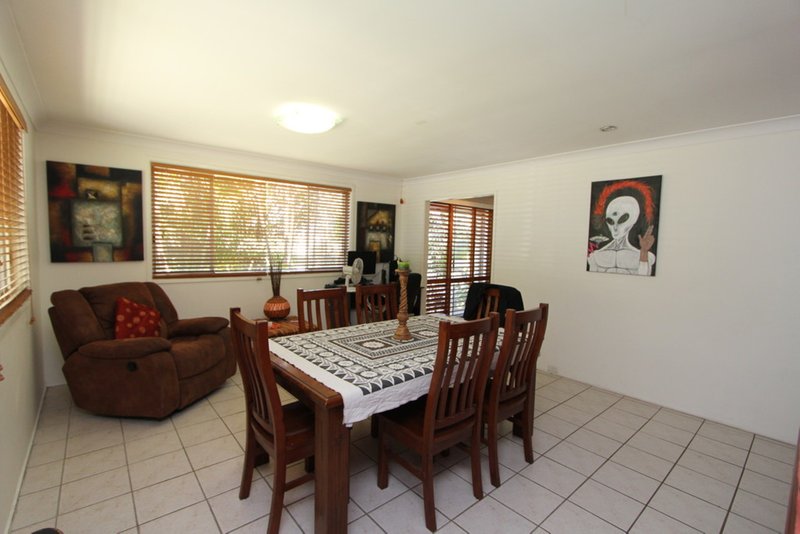 Photo - 2 Yelta Place, Ashmore QLD 4214 - Image 5