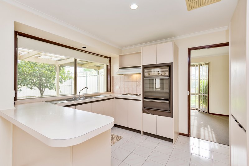 Photo - 2 Yorkshire Court, Epping VIC 3076 - Image 5