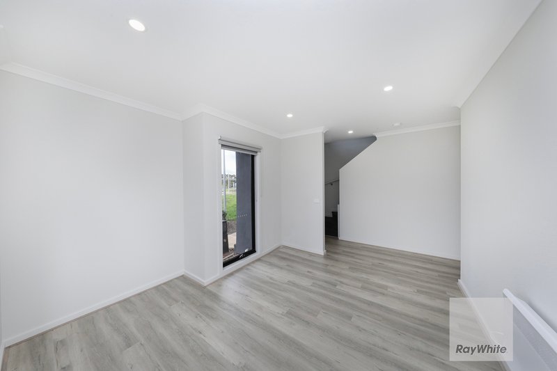 Photo - 2 Zenith Walk, Greenvale VIC 3059 - Image 2