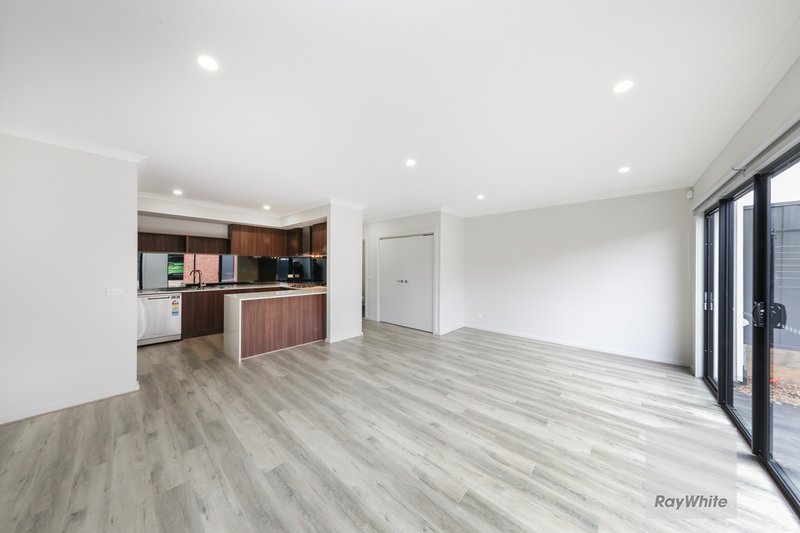 Photo - 2 Zenith Walk, Greenvale VIC 3059 - Image 3