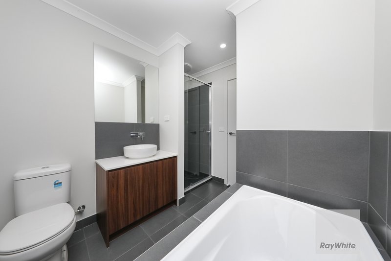 Photo - 2 Zenith Walk, Greenvale VIC 3059 - Image 7