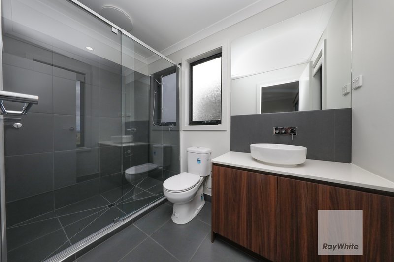 Photo - 2 Zenith Walk, Greenvale VIC 3059 - Image 11