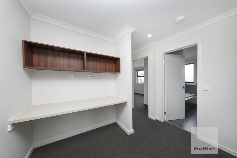 Photo - 2 Zenith Walk, Greenvale VIC 3059 - Image 14
