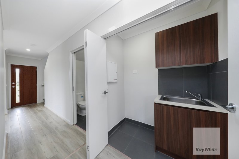 Photo - 2 Zenith Walk, Greenvale VIC 3059 - Image 15