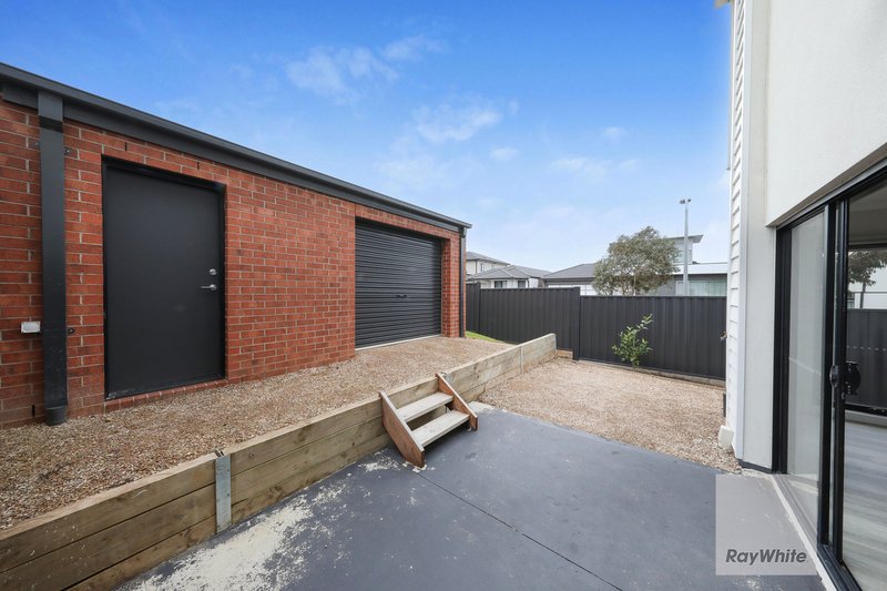 Photo - 2 Zenith Walk, Greenvale VIC 3059 - Image 17