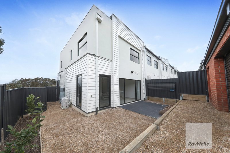 Photo - 2 Zenith Walk, Greenvale VIC 3059 - Image 18