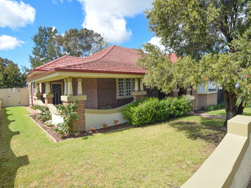 Photo - 2 Zouch Street, Young NSW 2594 - Image 3