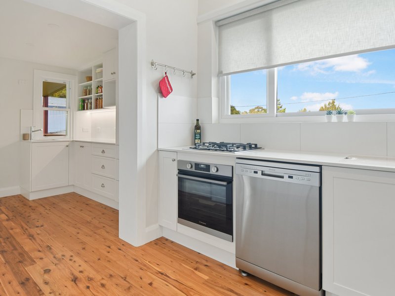 Photo - 2 Zouch Street, Young NSW 2594 - Image 10