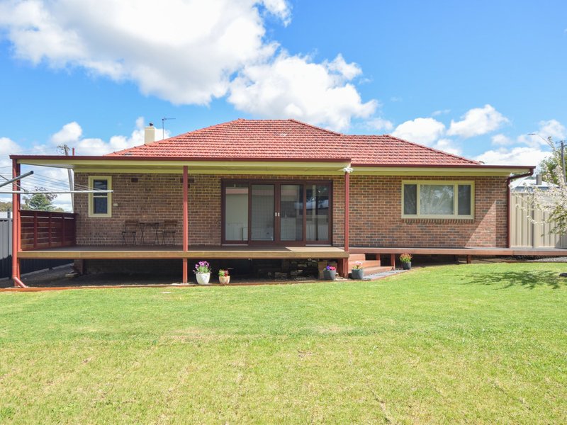 Photo - 2 Zouch Street, Young NSW 2594 - Image 25