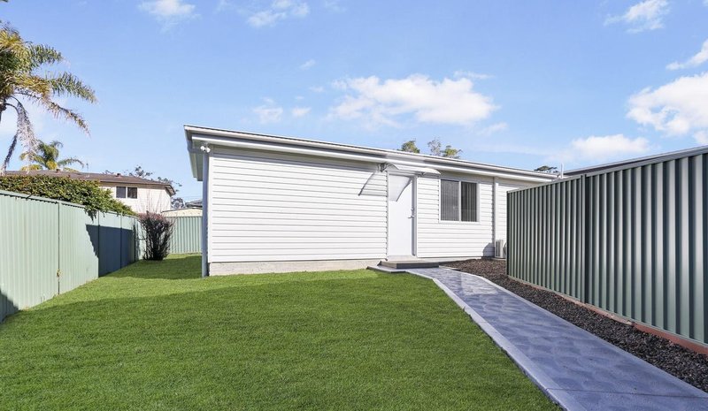 Photo - 20 & 20a Restlea Avenue, Charmhaven NSW 2263 - Image 2