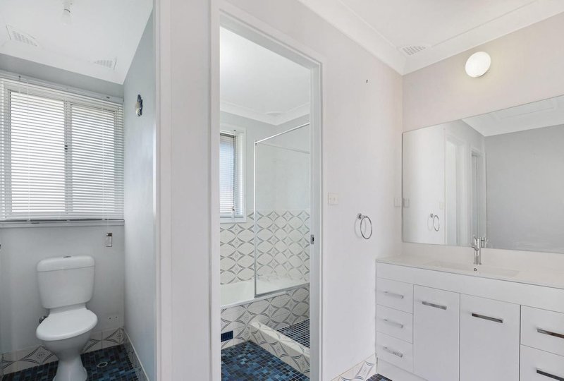 Photo - 20 & 20a Restlea Avenue, Charmhaven NSW 2263 - Image 13