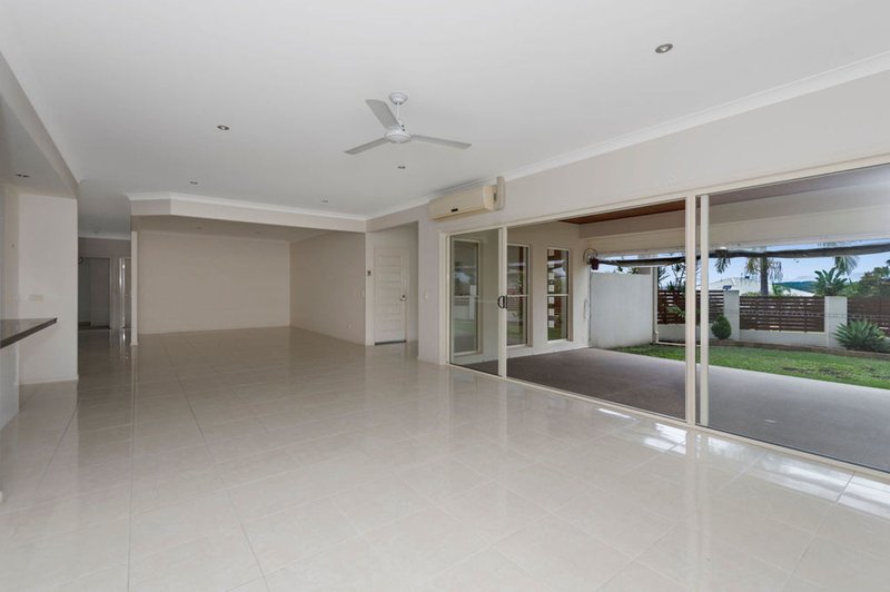 Photo - 20 Abercrombie Crescent, Upper Coomera QLD 4209 - Image 4