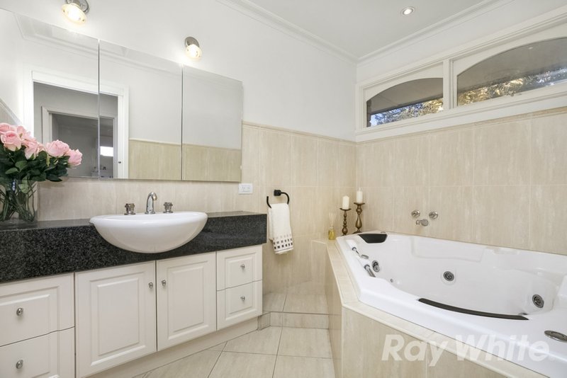 Photo - 20 Ajax Drive, Wheelers Hill VIC 3150 - Image 9