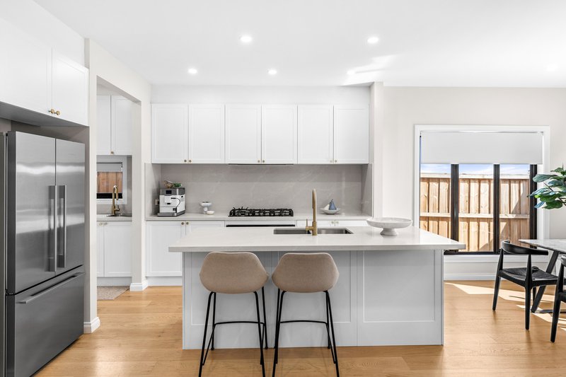 Photo - 20 Alkington Way, Werribee VIC 3030 - Image 3