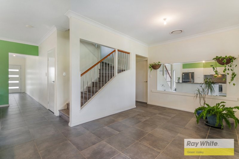 Photo - 20 Alpine Place, Carnes Hill NSW 2171 - Image 8