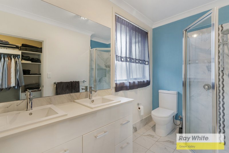 Photo - 20 Alpine Place, Carnes Hill NSW 2171 - Image 12