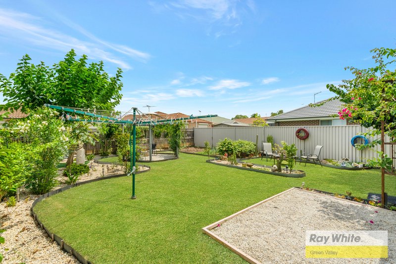 Photo - 20 Alpine Place, Carnes Hill NSW 2171 - Image 18