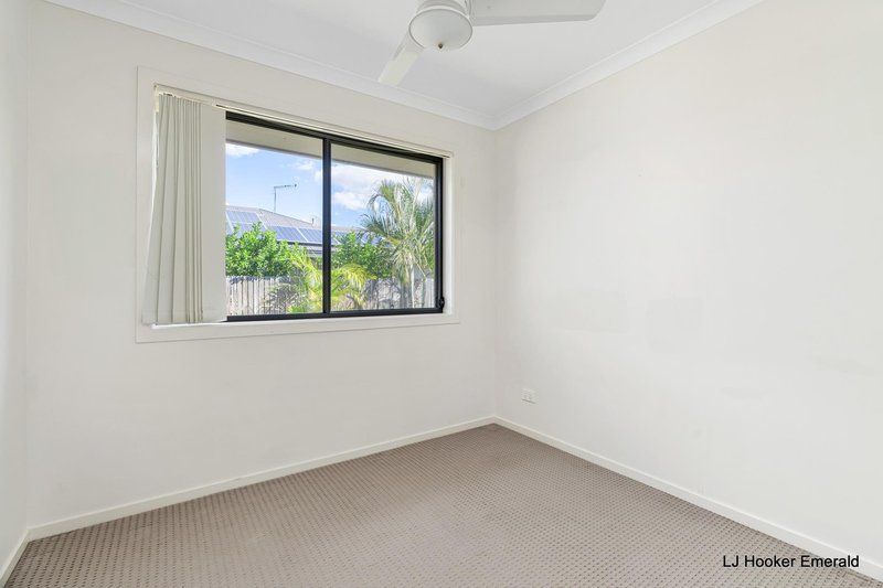 Photo - 20 Amber Street, Emerald QLD 4720 - Image 12