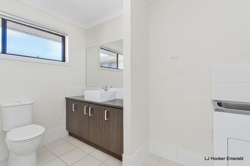 Photo - 20 Amber Street, Emerald QLD 4720 - Image 16