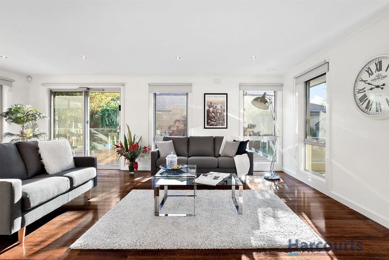 Photo - 20 Amesbury Avenue, Wantirna VIC 3152 - Image 3