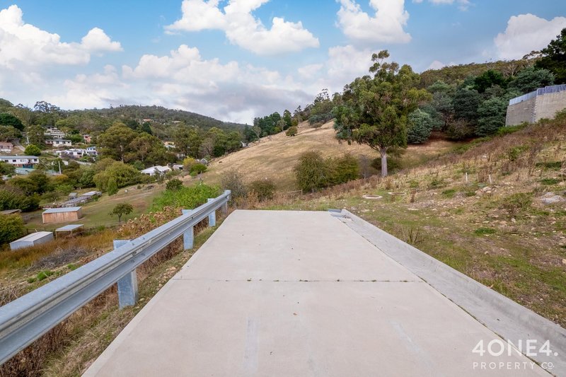 Photo - 20 Ancanthe Avenue, Lenah Valley TAS 7008 - Image 5