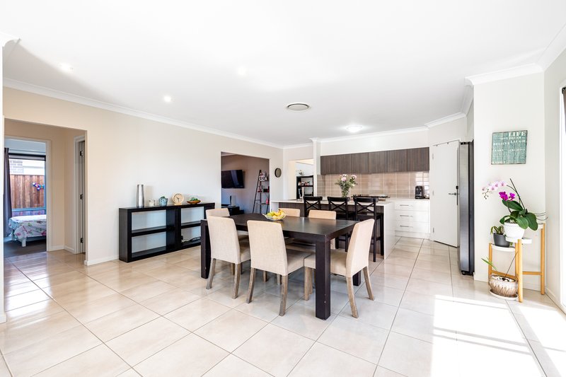 Photo - 20 Angahook Crescent, Upper Coomera QLD 4209 - Image 3