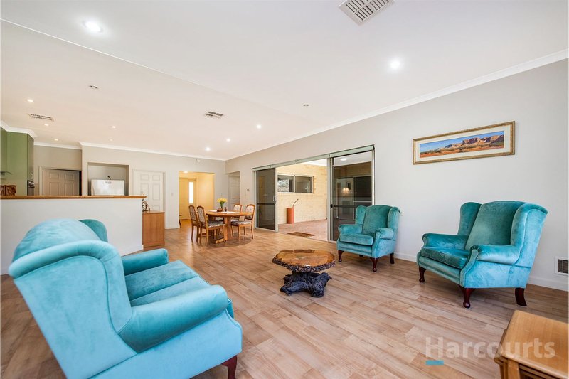 Photo - 20 Anglesea Crescent, Belhus WA 6069 - Image 7