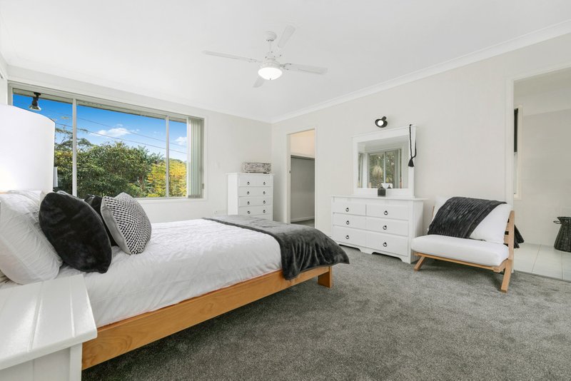 Photo - 20 Anzio Avenue, Allambie Heights NSW 2100 - Image 6