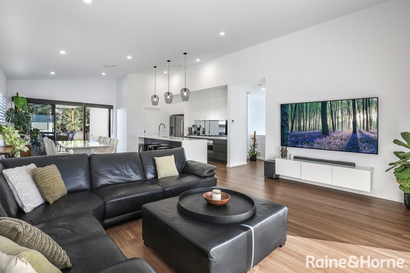 Photo - 20 Araluen Terrace, Tullimbar NSW 2527 - Image 3