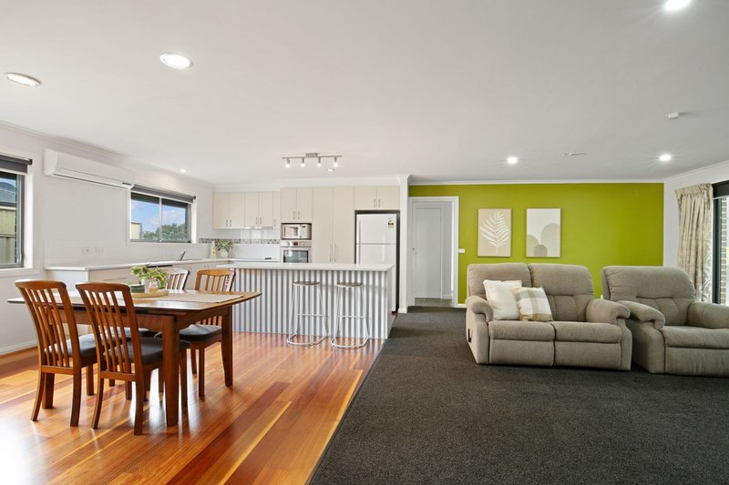 Photo - 20 Arcadia Crescent, Leongatha VIC 3953 - Image 4