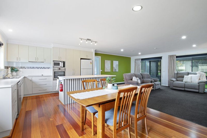 Photo - 20 Arcadia Crescent, Leongatha VIC 3953 - Image 6