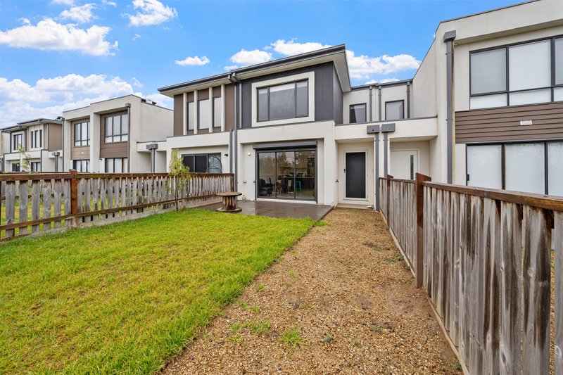 Photo - 20 Artichoke Walk, Truganina VIC 3029 - Image 12