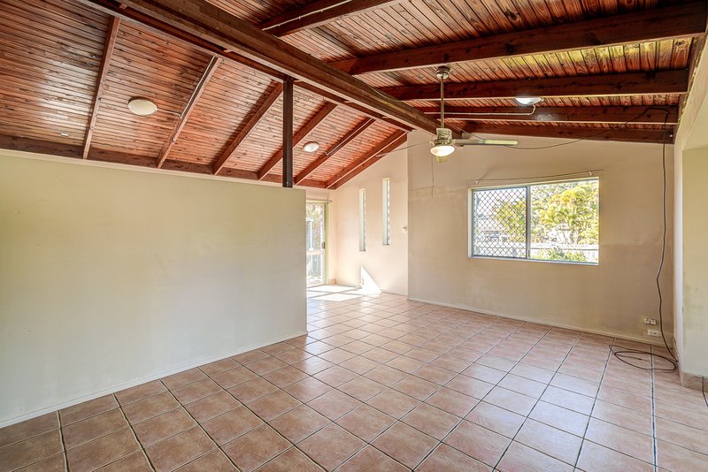 Photo - 20 Ash Street, Marsden QLD 4132 - Image 3