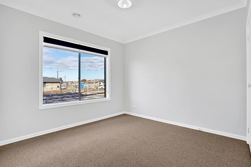 Photo - 20 Ashbourne Boulevard, Donnybrook VIC 3064 - Image 9