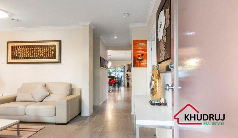 Photo - 20 Aspen Crescent, Point Cook VIC 3030 - Image 2