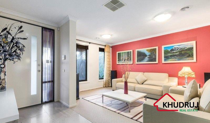Photo - 20 Aspen Crescent, Point Cook VIC 3030 - Image 3