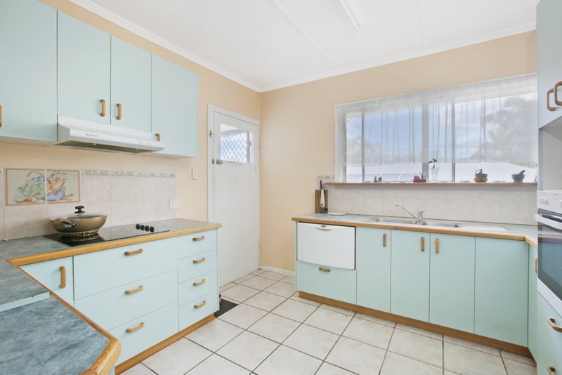 Photo - 20 Astley Street, Wynnum West QLD 4178 - Image 2