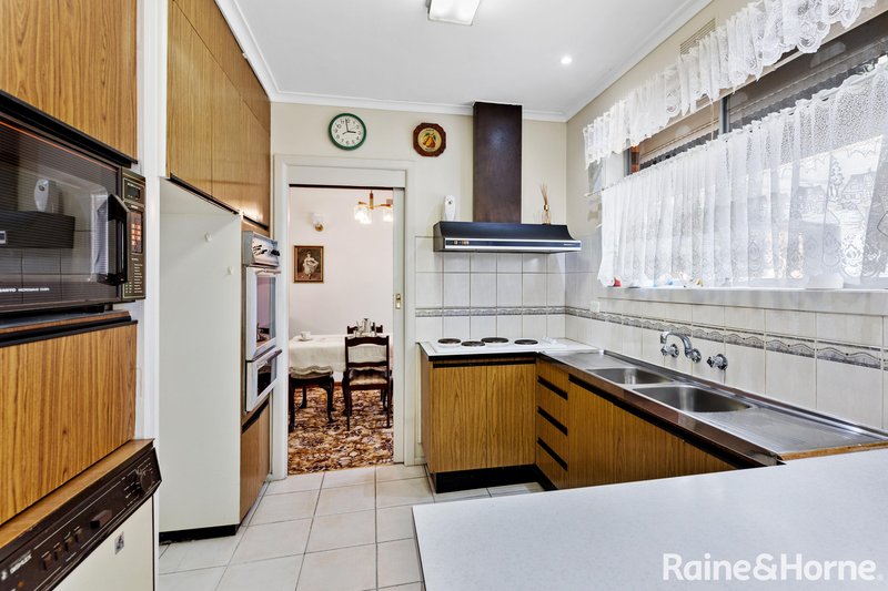 Photo - 20 Austin Street, St Albans VIC 3021 - Image 6