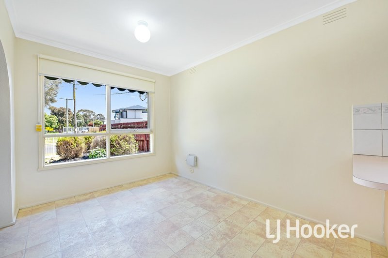 Photo - 20 Averne Street, Cranbourne VIC 3977 - Image 7