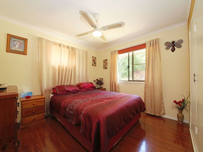 Photo - 20 Azalea Court, Kallangur QLD 4503 - Image 8