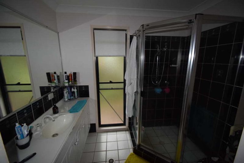 Photo - 20 Balmoral Court, Mount Hallen QLD 4312 - Image 7