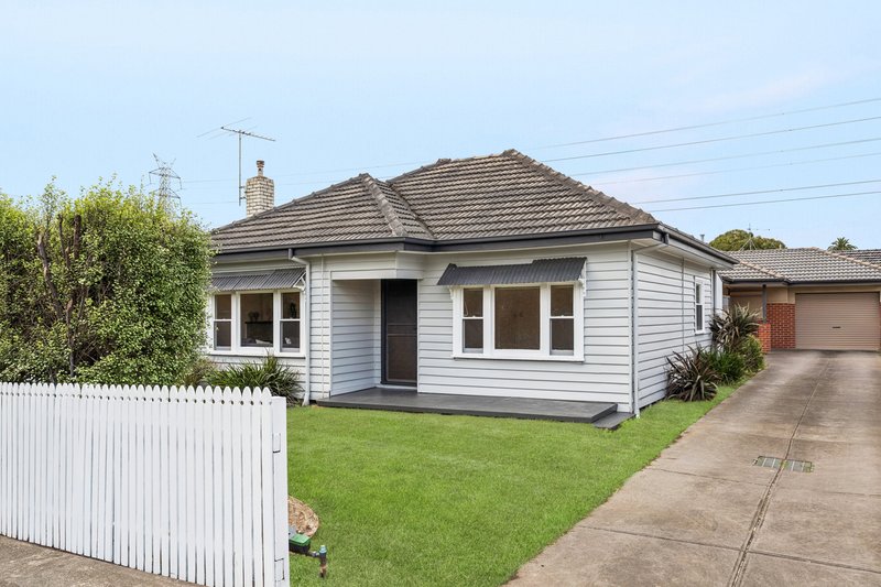 Photo - 20 Banbury Road, Reservoir VIC 3073 - Image 2