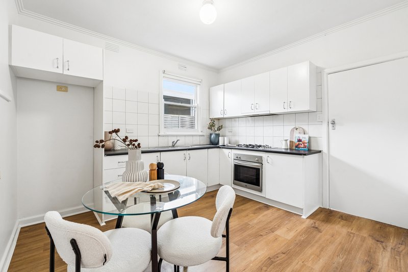 Photo - 20 Banbury Road, Reservoir VIC 3073 - Image 4