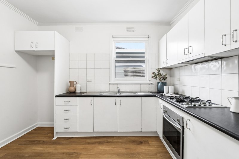 Photo - 20 Banbury Road, Reservoir VIC 3073 - Image 5