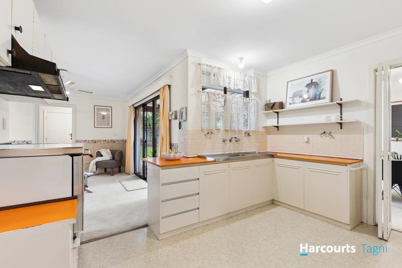 Photo - 20 Banket Street, Huntfield Heights SA 5163 - Image 6